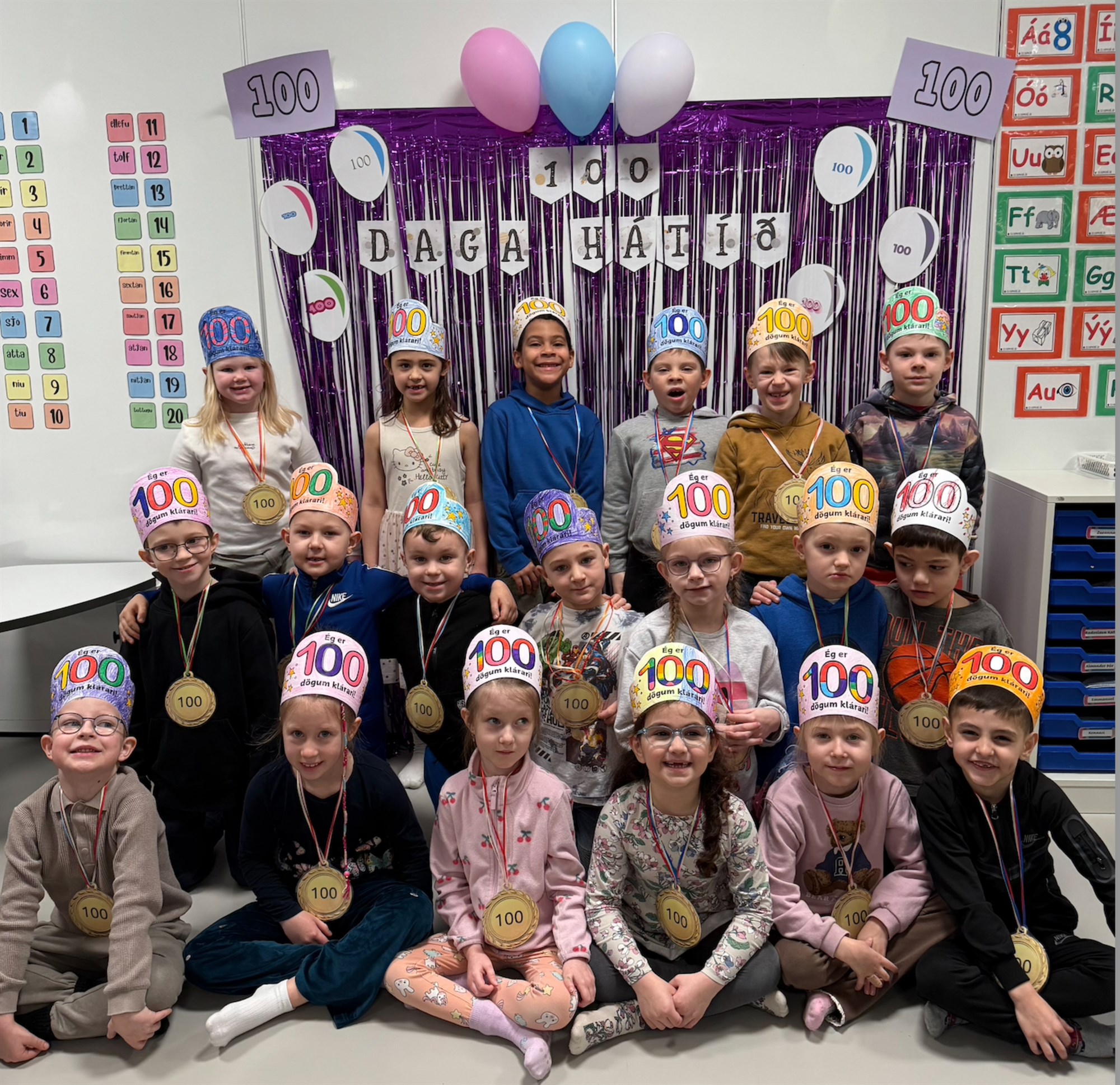 100 daga hátíð hjá 1. bekk