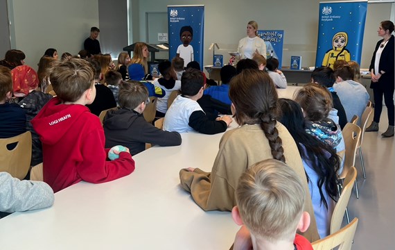 Breski sendiherrann í heimsókn: Fræðsla um tækni og framtíðarstörf