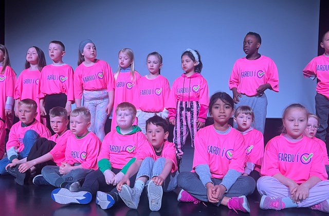 Boðberar kærleikans skinu skært